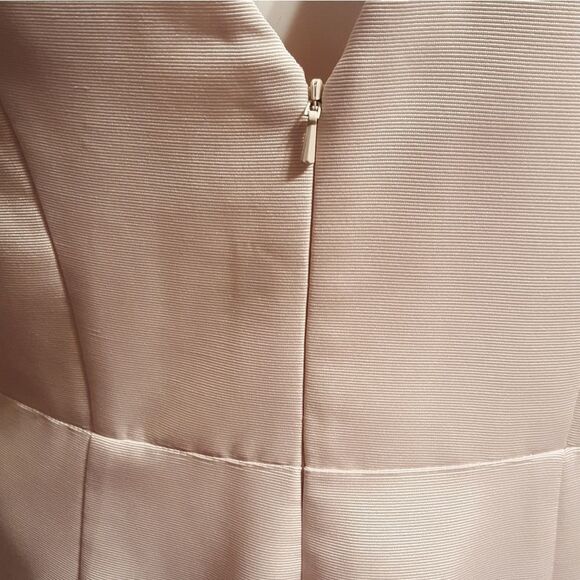 Carmen Marc Valvo Lace Mermaid Gown - Picture 5 of 8